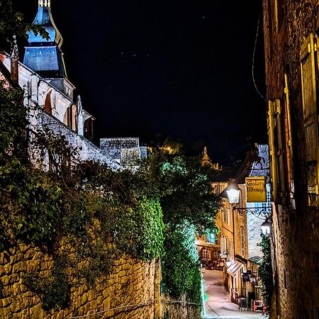 Centrally Located Sarlat Apartment With Medieval Town Views Exterior photo